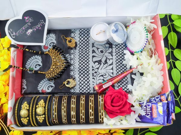 black Lover -gift set for wife - কাতান বেনারশী শাড়ি